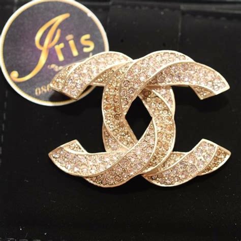 chanel crystal brooch ราคา|เข็มกลัด .